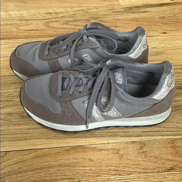New Balance Women's Gray Sneakers - Picture 1 of 3